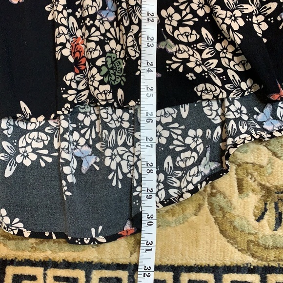 LC Lauren Conrad high low hem floral top - Picture 10 of 10